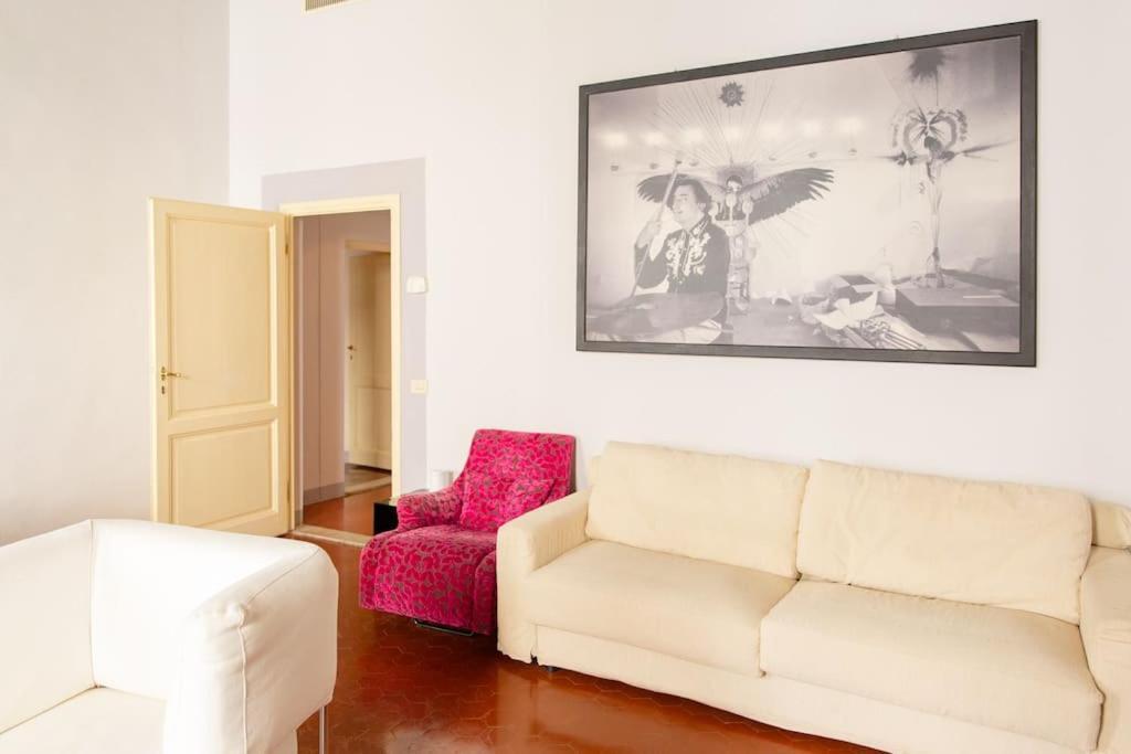 Elegant Apartment Near Piazza Della Signoria Florence Luaran gambar